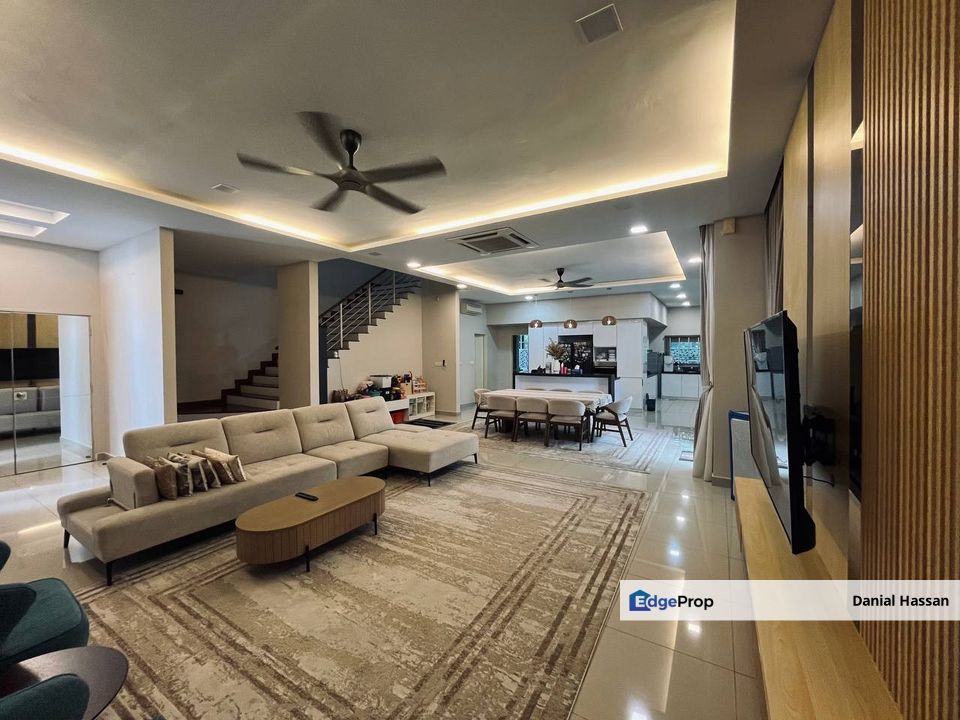 Facing Open Renovated 3 Storey Semi-D House Jacaranda Garden Residence Cyberjaya, Selangor, Cyberjaya