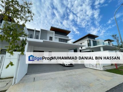 Freehold Non-Bumi Lot 2 Storey Semi-D House Ervina Ara Sendayan Seremban Free Clubhouse Membership, Negeri Sembilan, Seremban