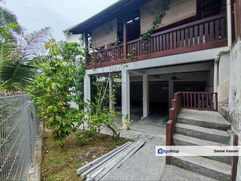 End Lot Freehold Low Density 2.5 Storey Semi-D House Salak Tinggi Sepang, Selangor, Sepang