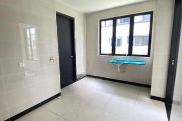 Hevea Elmina Gardens