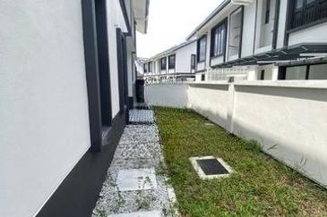 Hevea Elmina Gardens