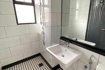 Hevea Elmina Gardens