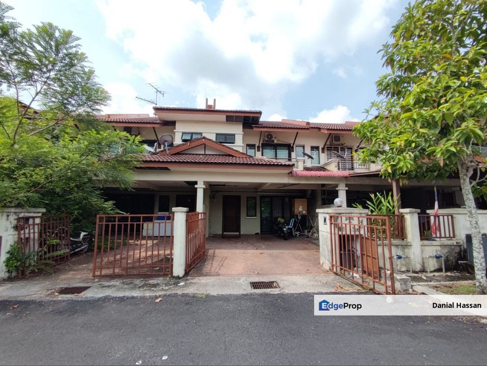 Below Market Value 2 Storey Terrace House Taman Kristal Dengkil, Selangor, Dengkil