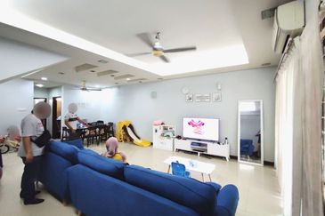 Taman Kristal, Dengkil