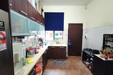 Taman Kristal, Dengkil