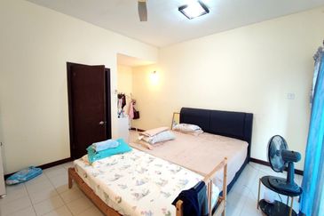 Taman Kristal, Dengkil