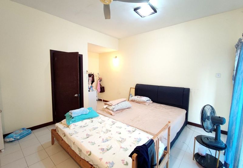 Taman Kristal, Dengkil