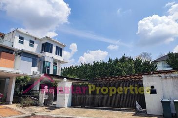 Bangi Lakehill Villas