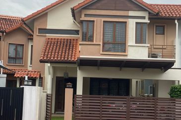 Below Market Value Renovated End Lot 2 Storey Superlink Terrace House Lagenda 2 Bukit Jelutong Shah Alam