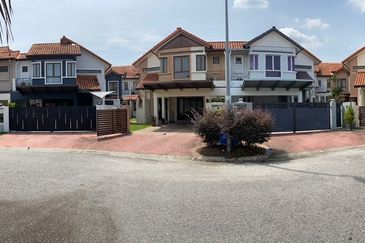 Below Market Value Renovated End Lot 2 Storey Superlink Terrace House Lagenda 2 Bukit Jelutong Shah Alam