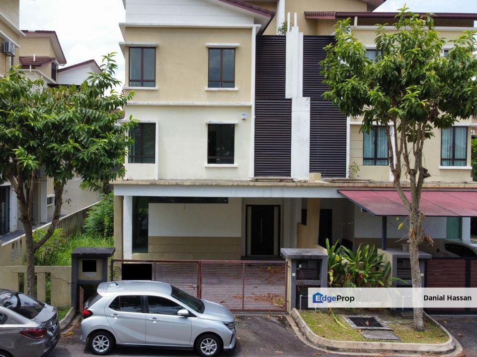 Facing Open Below Market Value 3 Storey Semi-D House Taman Tropika 2 Kajang, Selangor, Kajang