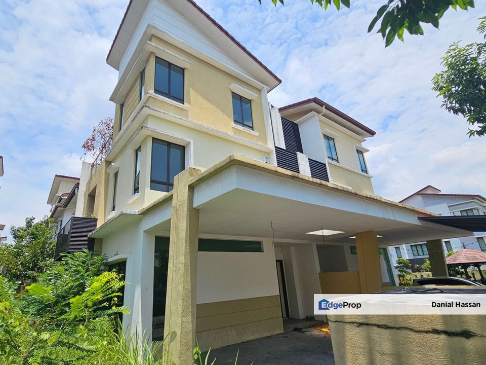 Facing Open Below Market Value 3 Storey Semi-D House Taman Tropika 2 Kajang, Selangor, Kajang