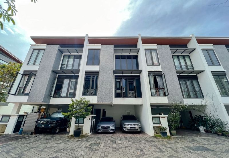 Mozart, Symphony Hills