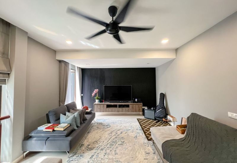 Mozart, Symphony Hills