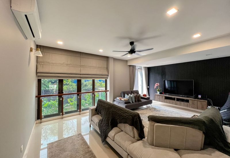 Mozart, Symphony Hills