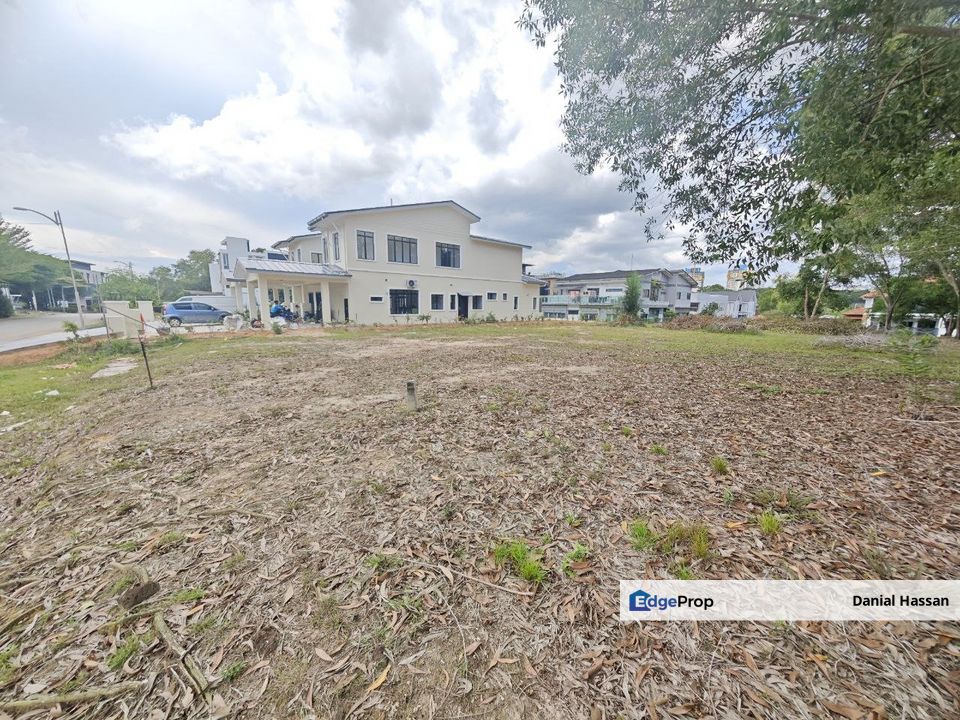 0.22 Acre Luxury Housing Area Huge Bungalow Lot Perdana Lakeview East Cyberjaya, Selangor, Cyberjaya