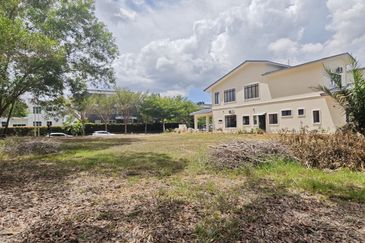 Perdana Lakeview East