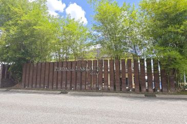 Perdana Lakeview East