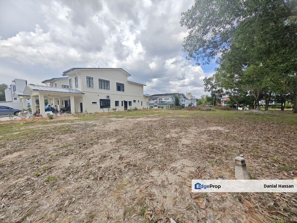 0.22 Acre Luxury Housing Area Huge Bungalow Lot Perdana Lakeview East Cyberjaya, Selangor, Cyberjaya