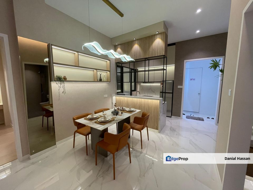 Near Mall and LRT New Service Apartment Bandar Puchong Jaya Bandar Puteri Puchong, Selangor, Puchong