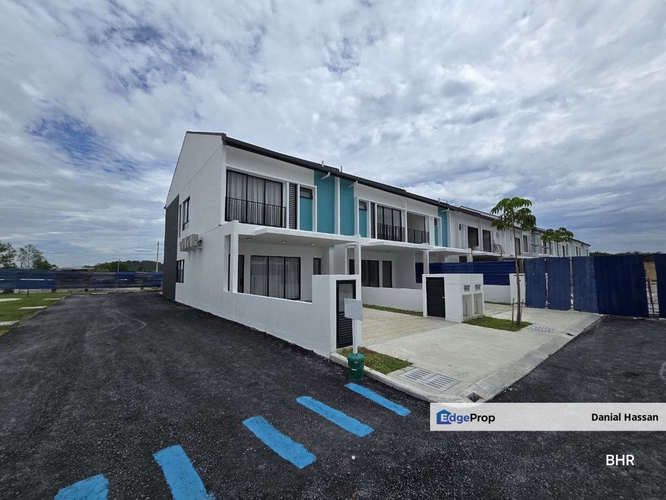 Near UKM New Freehold 2 Storey Superlink Terrace House Clubhouse Facilities Bangi Kajang, Selangor, Bangi