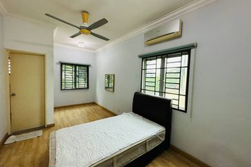 Freehold End Lot 3 Storey Villa Terrace House Bukit Jalil Kuala Lumpur