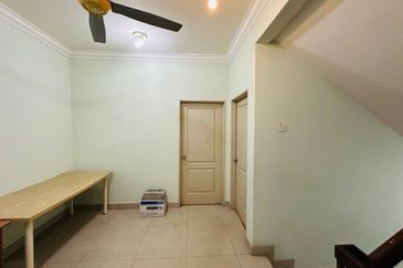 Freehold End Lot 3 Storey Villa Terrace House Bukit Jalil Kuala Lumpur