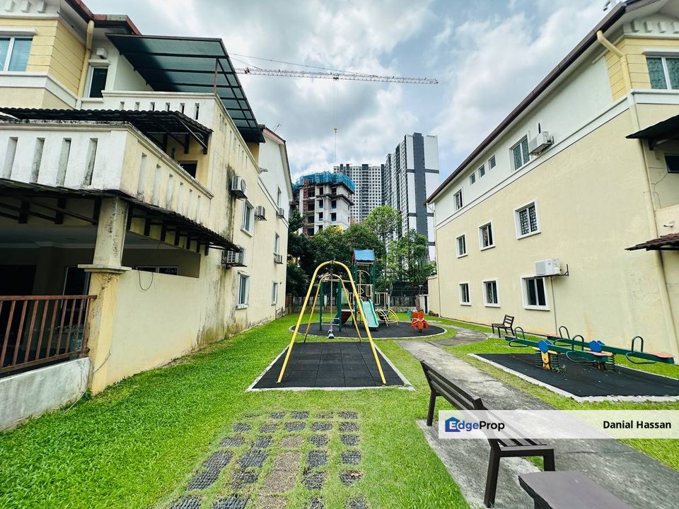 Freehold End Lot 3 Storey Villa Terrace House Bukit Jalil Kuala Lumpur, Kuala Lumpur, Bukit Jalil