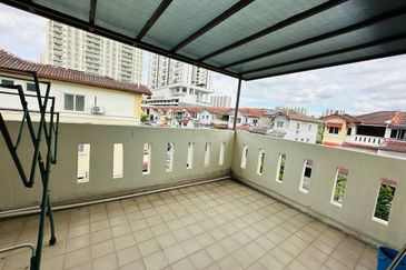 Freehold End Lot 3 Storey Villa Terrace House Bukit Jalil Kuala Lumpur