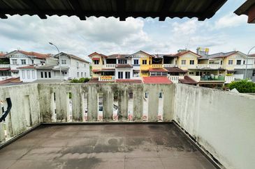 Freehold End Lot 3 Storey Villa Terrace House Bukit Jalil Kuala Lumpur
