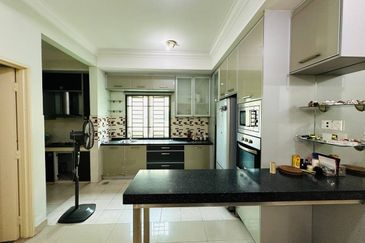 Freehold End Lot 3 Storey Villa Terrace House Bukit Jalil Kuala Lumpur