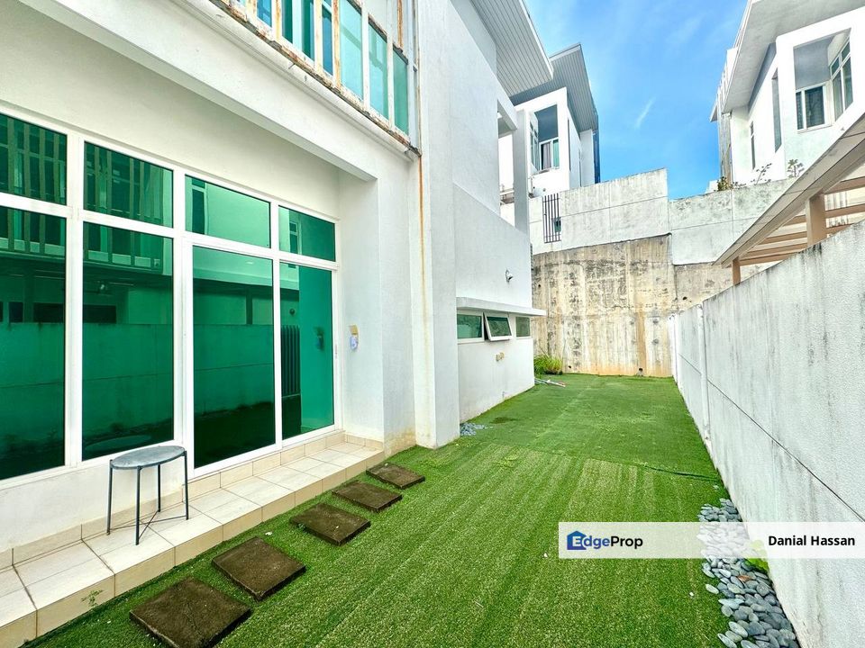 Renovated Unit 3 Storey Semi-D House Clubhouse Facilities Clover @ Garden Residence Cyberjaya, Selangor, Cyberjaya