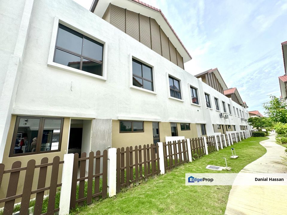 Beautiful Spacious 2 Storey Terrace House with Clubhouse Facilities Adenia Taman Setia Warisan Tropika Sepang, Selangor, Sepang