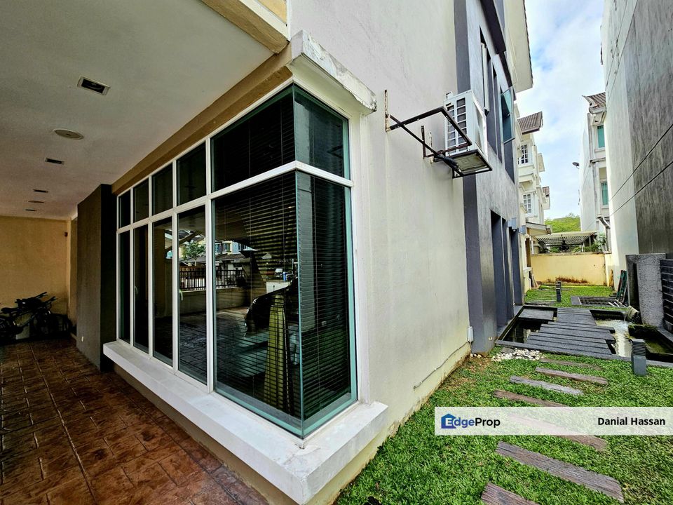 Beautifully Renovated 2.5 Storey Bungalow House Exclusive Clubhouse Kemuning Residence Kota Kemuning Shah Alam, Selangor, Shah Alam