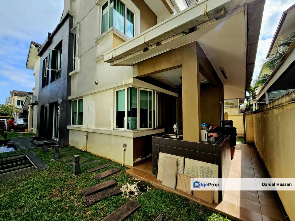 Beautifully Renovated 2.5 Storey Bungalow House Exclusive Clubhouse Kemuning Residence Kota Kemuning Shah Alam, Selangor, Shah Alam