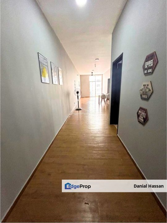 Partially Furnished High Floor Spacious Unit Lakefront Homes Cyberjaya, Selangor, Cyberjaya