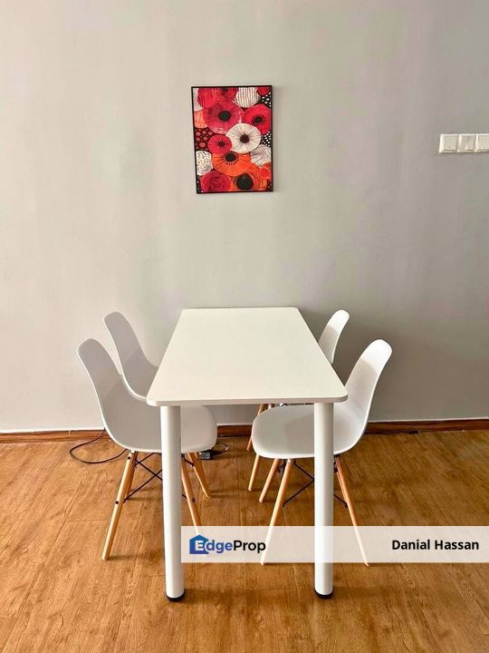 Partially Furnished High Floor Spacious Unit Lakefront Homes Cyberjaya, Selangor, Cyberjaya