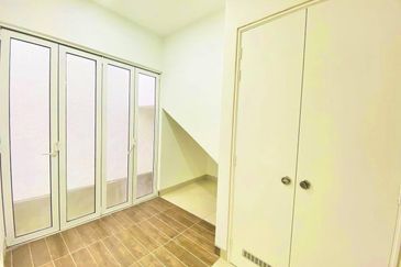 Duta Villa, Presint 14