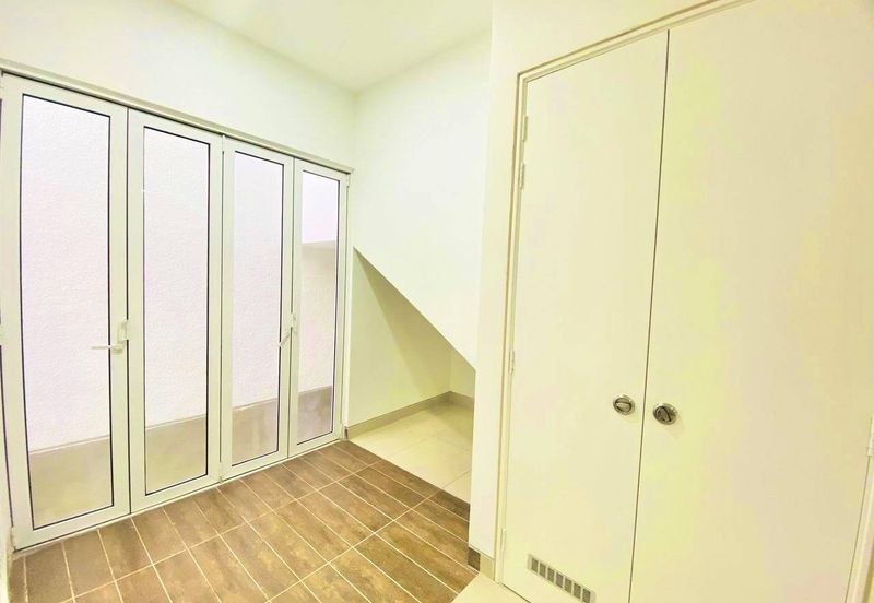 Duta Villa, Presint 14