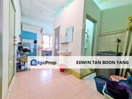 [Below Market, beside Garden] 2 STY House (20x80) Seksyen 17 Section 17 Petaling Jaya, Selangor, Petaling Jaya