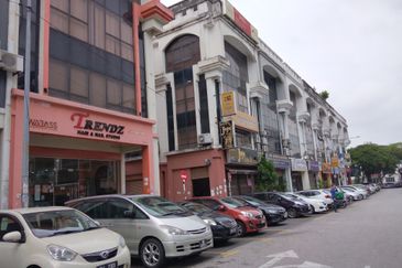 Bandar Puchong Jaya, 3.5 Storey Shop