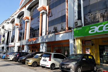 Bandar Puchong Jaya, 3.5 Storey Shop