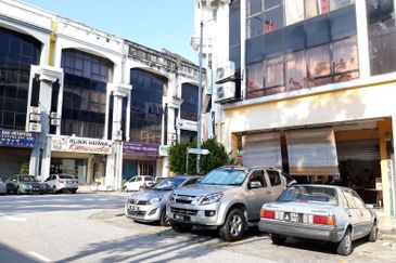 Bandar Puchong Jaya, 3.5 Storey Shop