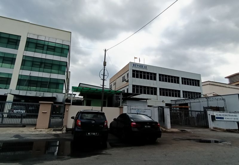 3 storey office cum 1 storey factory/warehouse