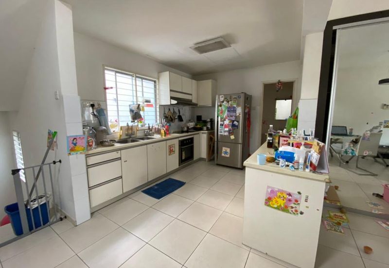 D'Alpinia Townhouse, Bandar 16 Sierra Puchong