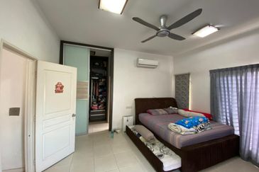 D'Alpinia Townhouse, Bandar 16 Sierra Puchong