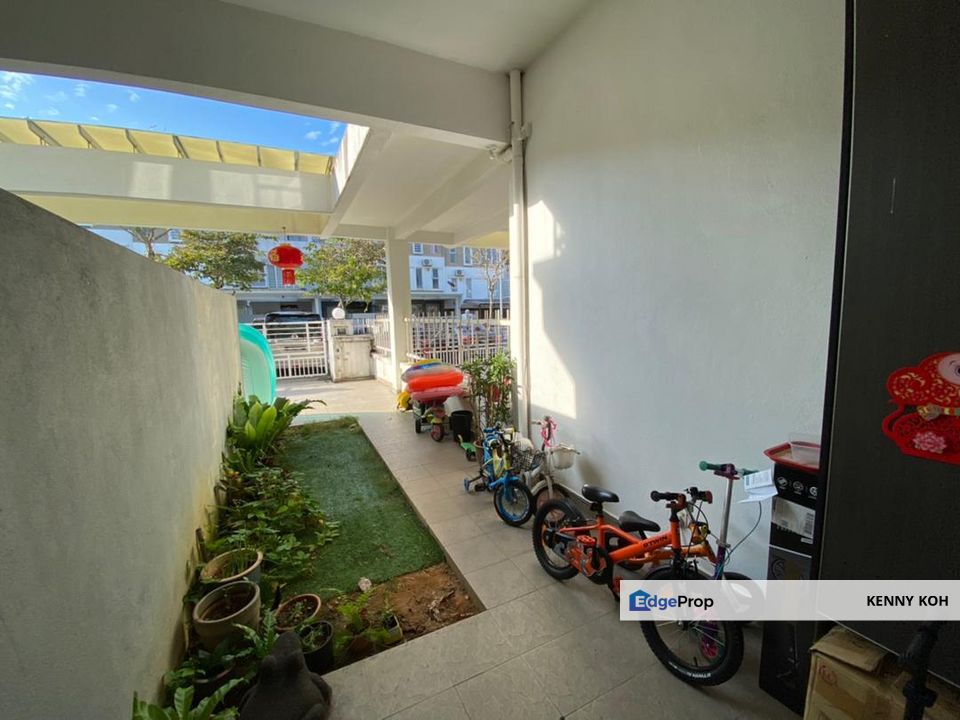 D'Alpinia Townhouse, Bandar 16 Sierra Puchong, Selangor, Puchong South