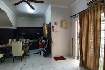 2 Storey Terrace House, Bandar Puteri 12 Puchong, Intermediate terrace house Behind Extended