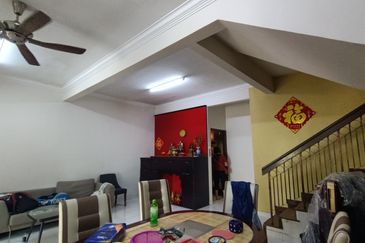 2 Storey Terrace House, Bandar Puteri 12 Puchong, Intermediate terrace house Behind Extended
