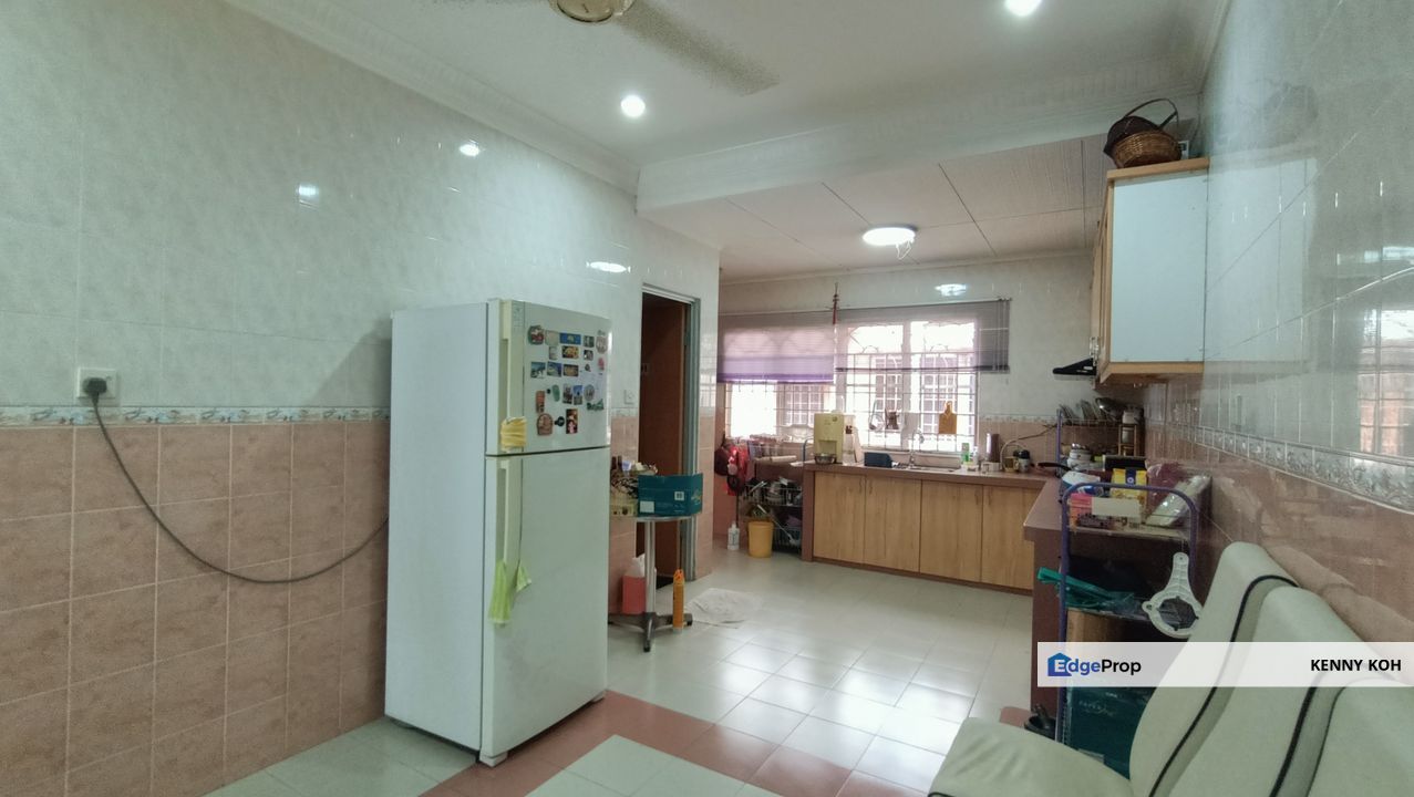 1.5 Storey Terrace House @ Taman Kasawari Bandar Puchong Jaya, Puchong, Selangor, Puchong